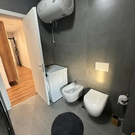 Luxury Center Apartment24
