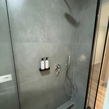 Luxury Center Apartment24 公寓 *